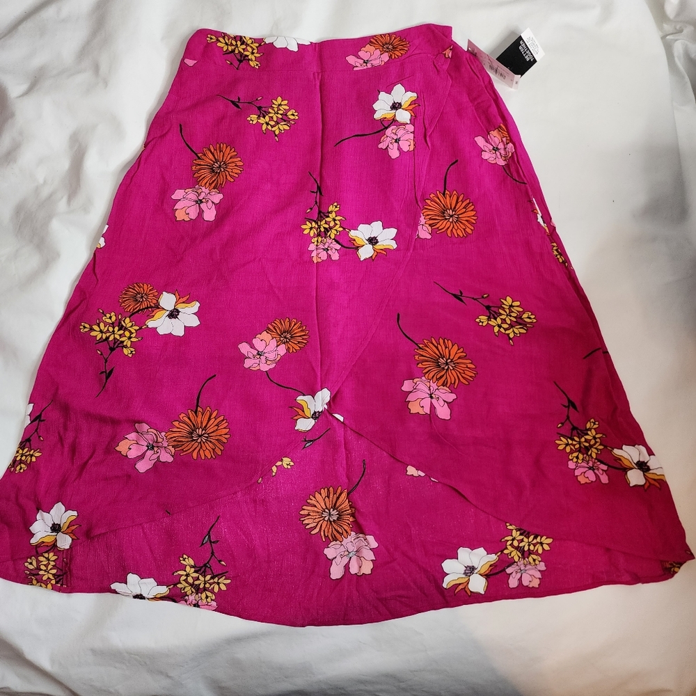 a.n.a Skirt Asymmetrical Hi Lo Midi Fuschia Floral Print Size 10 NWT